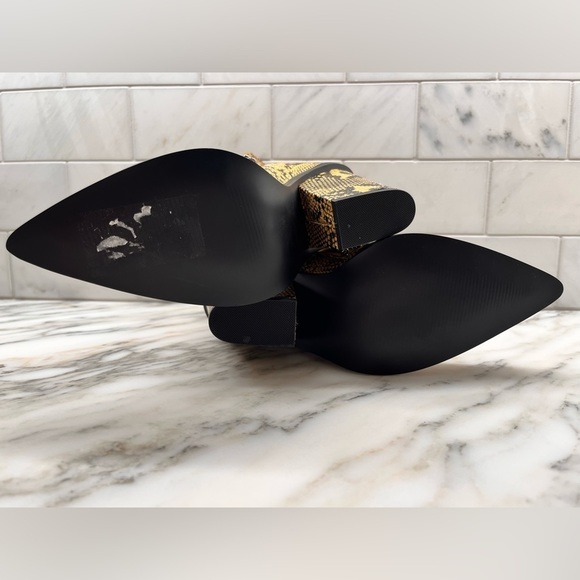 STEVE Madden Women's Rarely Western Leather Booties - Picture 9 of 11